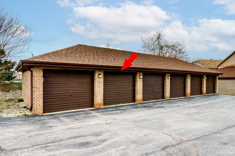 Tiny photo for 7932 Paxton Avenue #1B, Tinley Park, IL 60477 (MLS # 12032198)