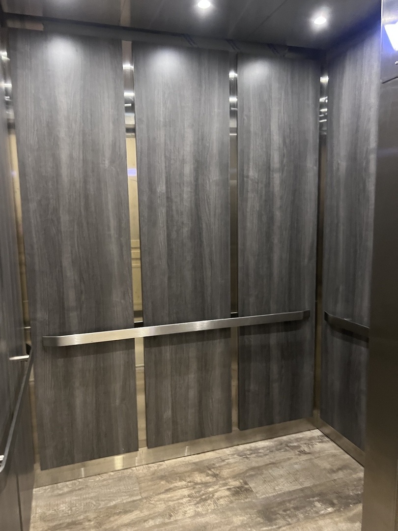 1208 E 64th Street 2E