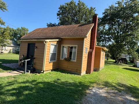 Tiny photo for 210 W Park Street W, Benton, IL 62812 (MLS # 12749003)