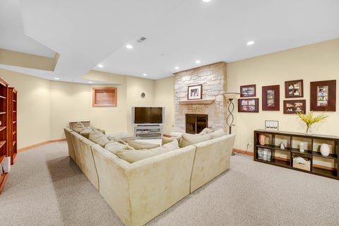 Tiny photo for 708 S Lincoln Avenue, Park Ridge, IL 60068 (MLS # 12747343)