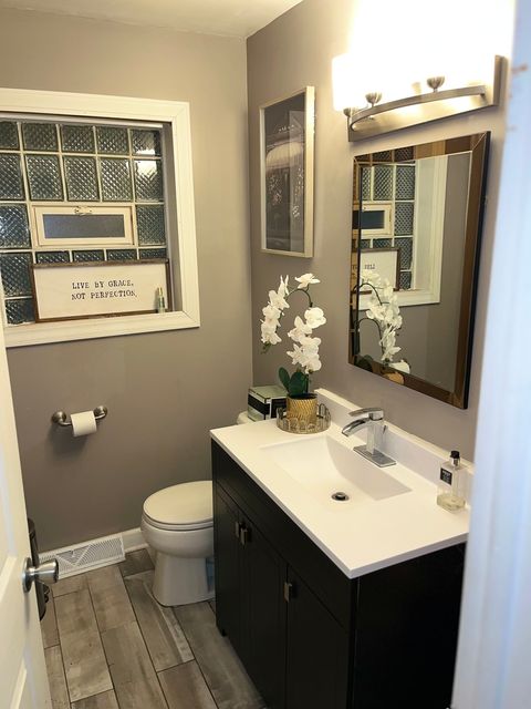 Tiny photo for 101 Granville Avenue, Bellwood, IL 60104 (MLS # 12524698)