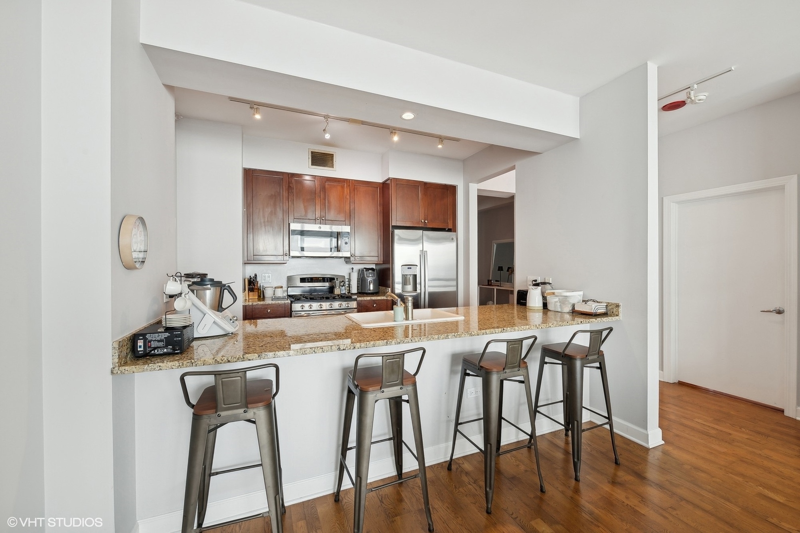 1201 S PRAIRIE Avenue 4404
