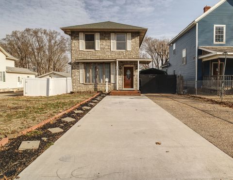 Photo of 726 10th Avenue S, Clinton, IA 52732 (MLS # 12599983)