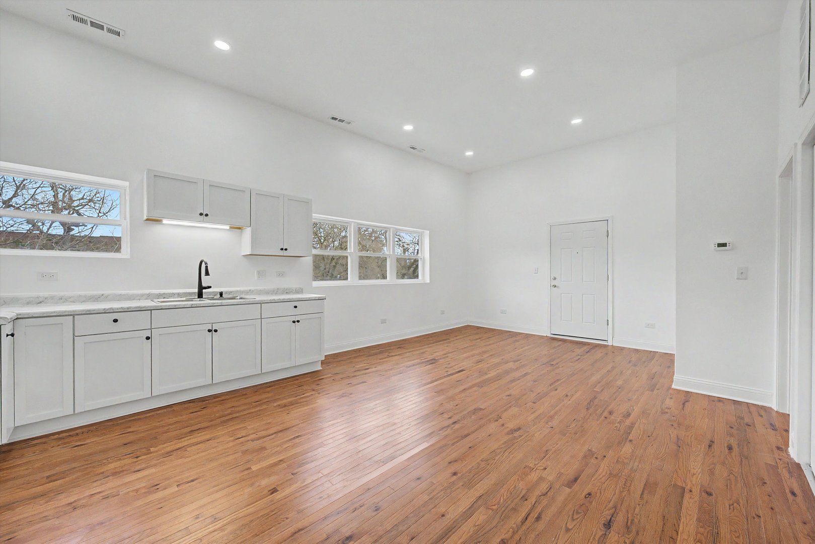 7600 S Marquette Avenue 1
