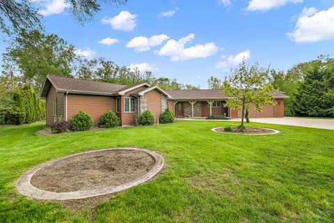 Tiny photo for 27 Birchwood Lane, St. Anne, IL 60964 (MLS # 12640241)
