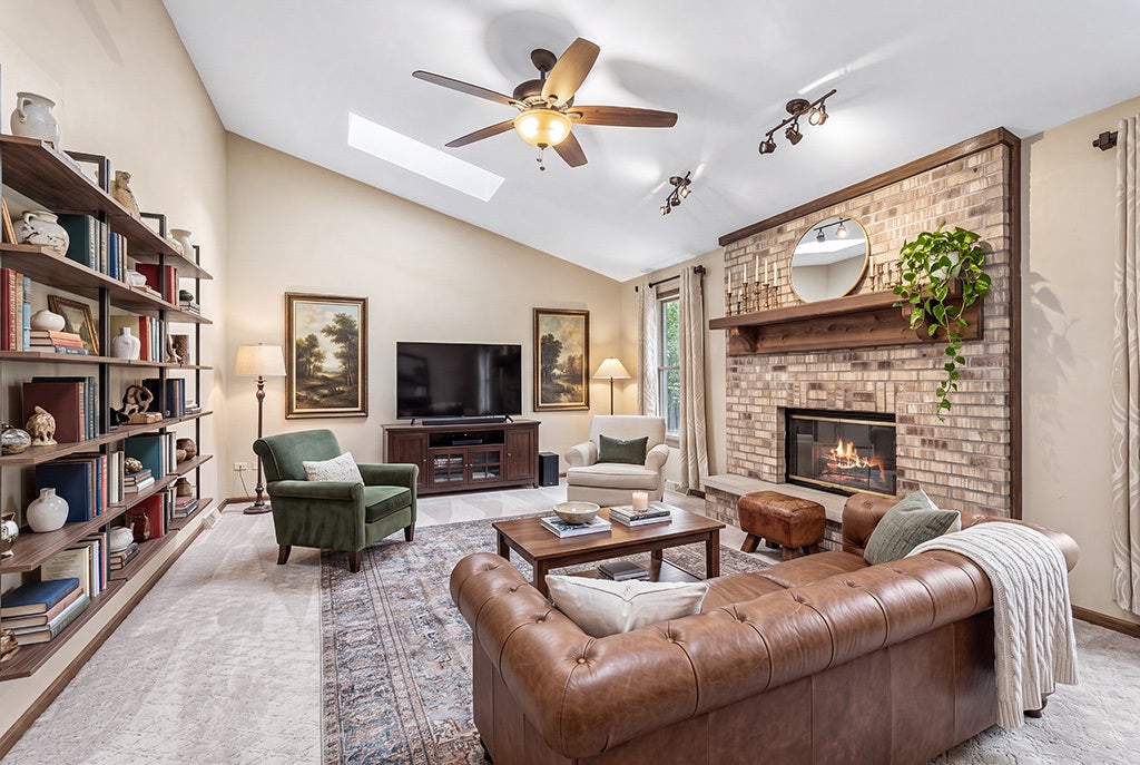 1107 Rosewood Street