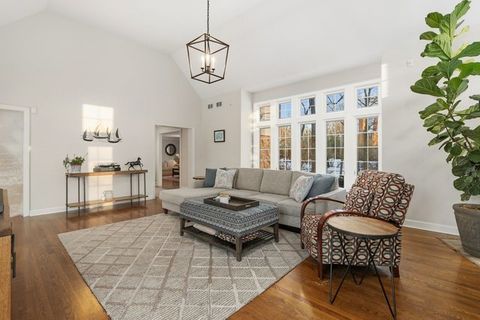 Tiny photo for 940 Mount Vernon Avenue, Lake Forest, IL 60045 (MLS # 12565703)