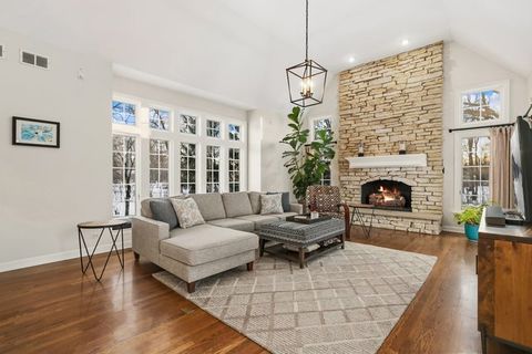 Tiny photo for 940 Mount Vernon Avenue, Lake Forest, IL 60045 (MLS # 12565703)