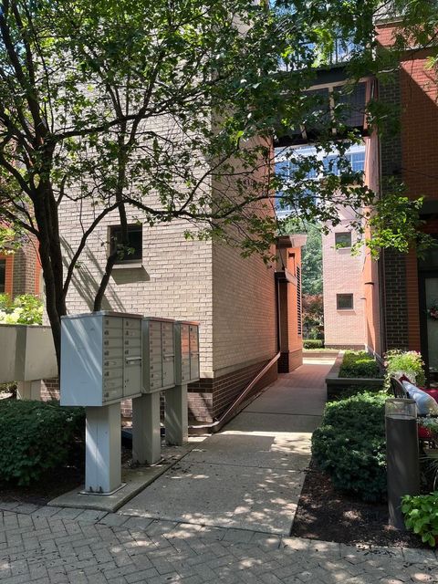 Tiny photo for 954 N Crosby Street, Chicago, IL 60610 (MLS # 12472163)