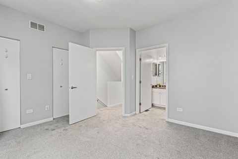 Tiny photo for 954 N Crosby Street, Chicago, IL 60610 (MLS # 12472163)