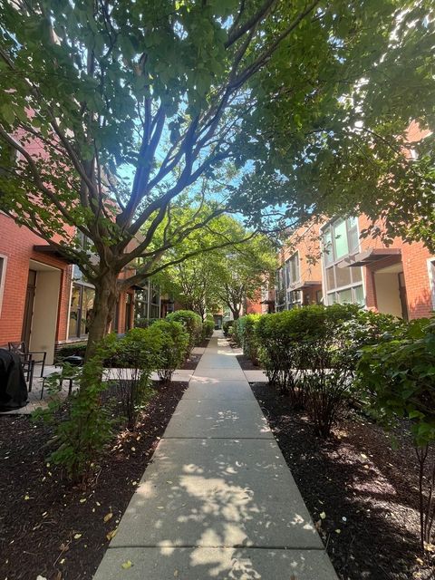 Tiny photo for 954 N Crosby Street, Chicago, IL 60610 (MLS # 12472163)