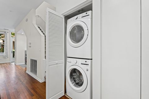 Tiny photo for 954 N Crosby Street, Chicago, IL 60610 (MLS # 12472163)