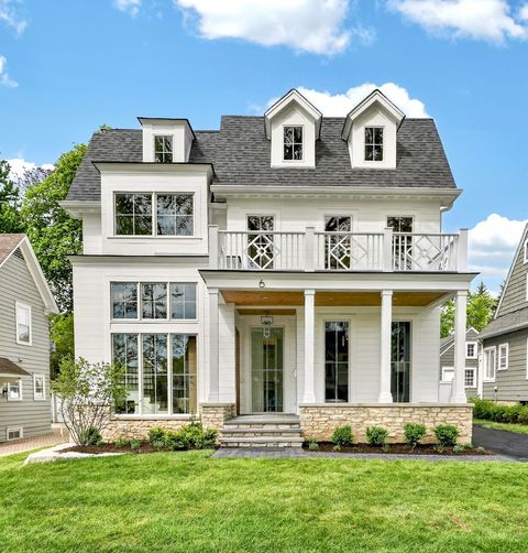 Photo of 6 S Elm Street, Hinsdale, IL 60521 (MLS # 12635610)