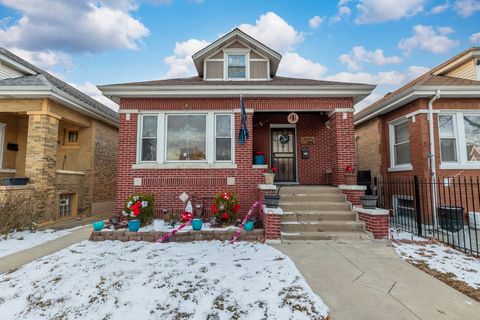 Photo of 5816 S California Avenue, Chicago, IL 60629 (MLS # 12560206)