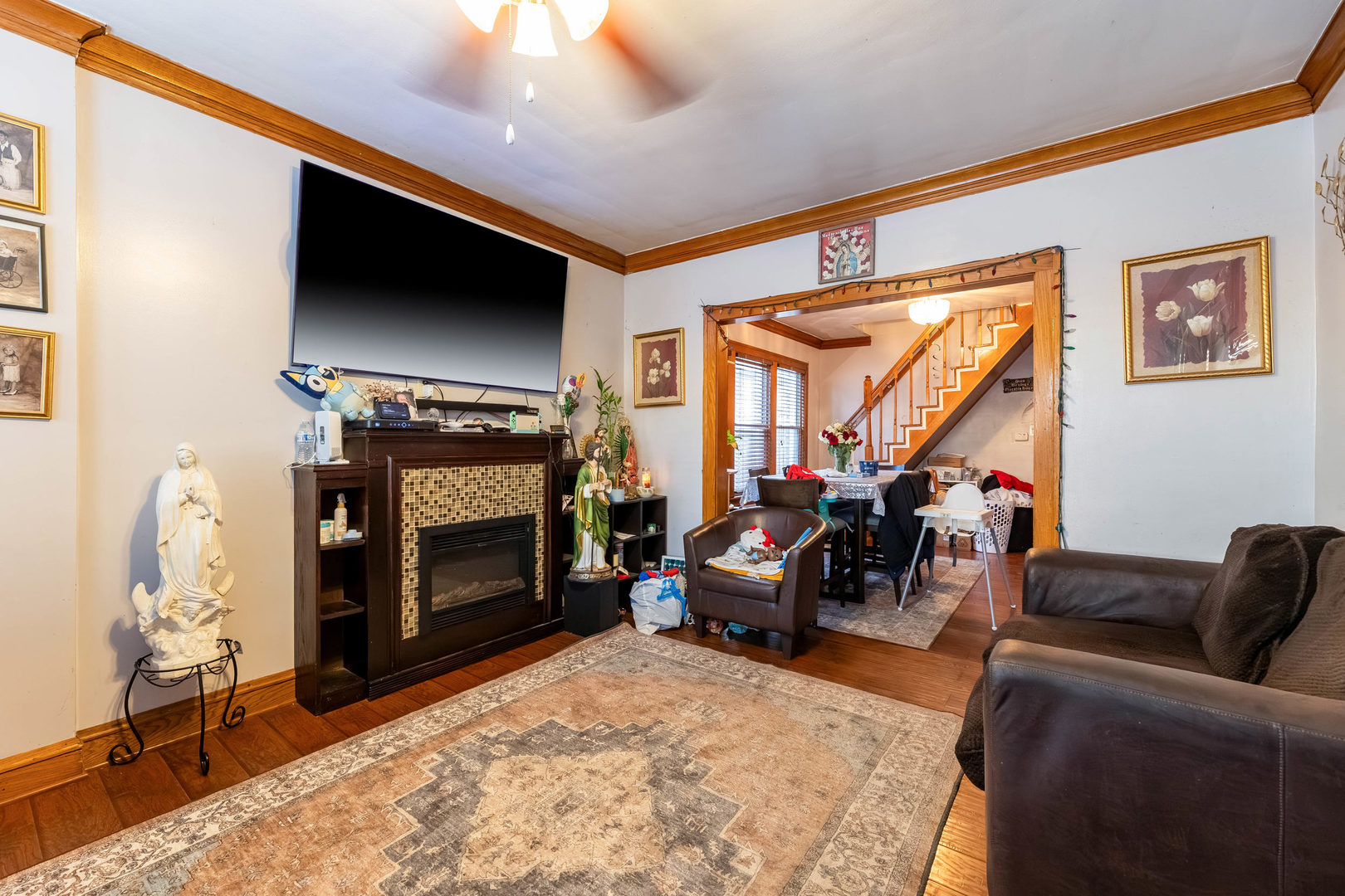 5816 S California Avenue