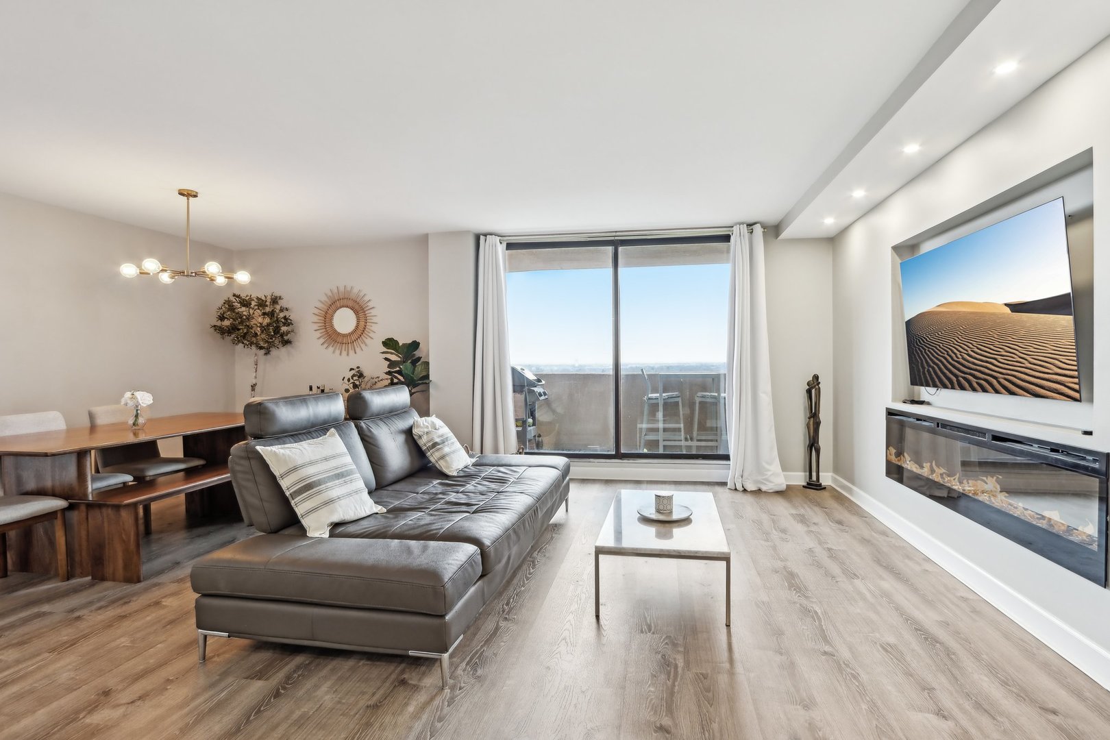 465 W Dominion Drive 1203