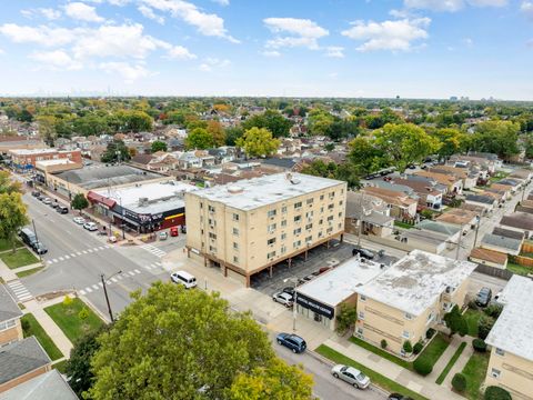 Tiny photo for 7733 W Belmont Avenue #306, Elmwood Park, IL 60707 (MLS # 12516999)