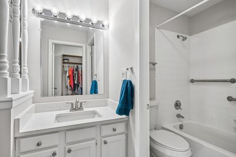 Tiny photo for 1275 E Baldwin Lane #104, Palatine, IL 60074 (MLS # 12674168)