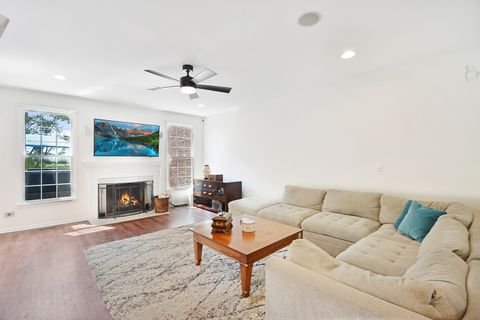 Tiny photo for 25 Harborside Way, Hawthorn Woods, IL 60047 (MLS # 12559490)