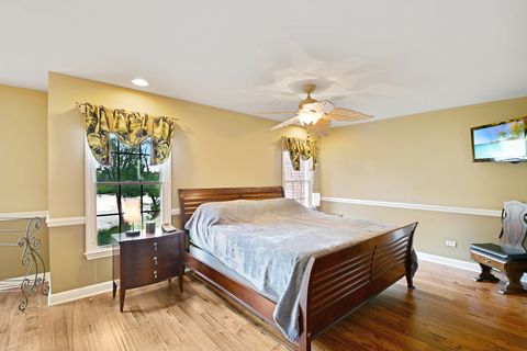 Tiny photo for 25 Harborside Way, Hawthorn Woods, IL 60047 (MLS # 12559490)