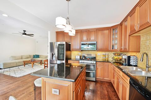 Tiny photo for 25 Harborside Way, Hawthorn Woods, IL 60047 (MLS # 12559490)