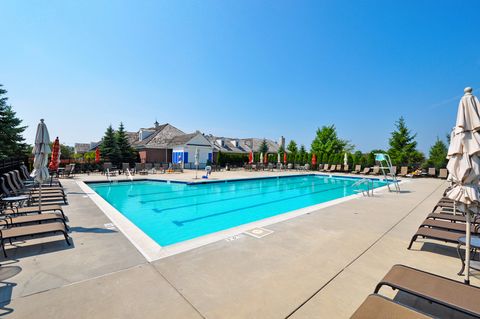 Tiny photo for 25 Harborside Way, Hawthorn Woods, IL 60047 (MLS # 12559490)