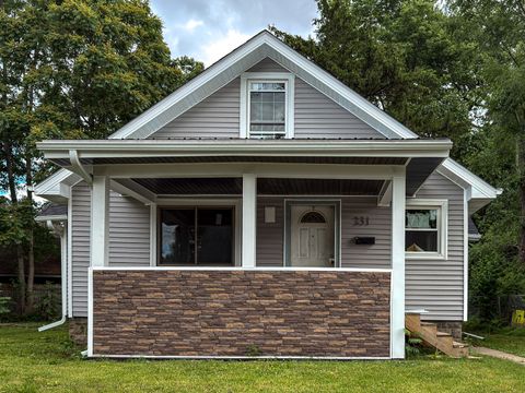 Photo of 231 Oakwood Avenue, Rockford, IL 61101 (MLS # 12676010)