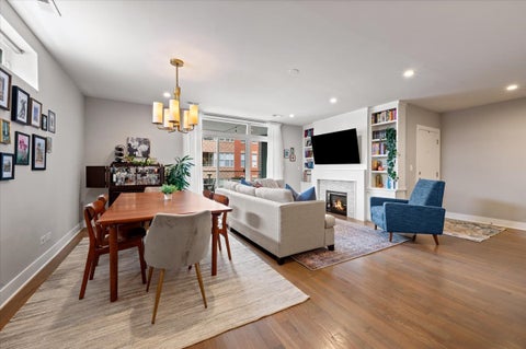 Tiny photo for 2707 W BELMONT Avenue #3W, Chicago, IL 60618 (MLS # 12759893)
