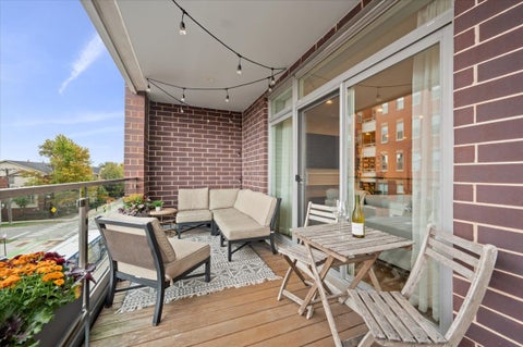 Tiny photo for 2707 W BELMONT Avenue #3W, Chicago, IL 60618 (MLS # 12759893)