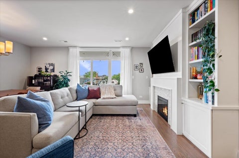 Tiny photo for 2707 W BELMONT Avenue #3W, Chicago, IL 60618 (MLS # 12759893)
