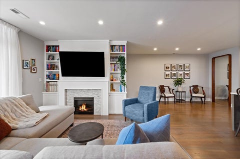Tiny photo for 2707 W BELMONT Avenue #3W, Chicago, IL 60618 (MLS # 12759893)