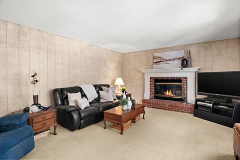 Tiny photo for 2130 Valley Creek Drive, Elgin, IL 60123 (MLS # 12638805)
