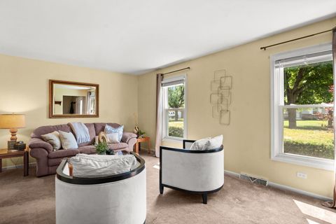 Tiny photo for 2130 Valley Creek Drive, Elgin, IL 60123 (MLS # 12638805)