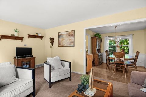 Tiny photo for 2130 Valley Creek Drive, Elgin, IL 60123 (MLS # 12638805)