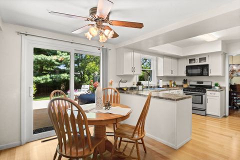 Tiny photo for 2130 Valley Creek Drive, Elgin, IL 60123 (MLS # 12638805)