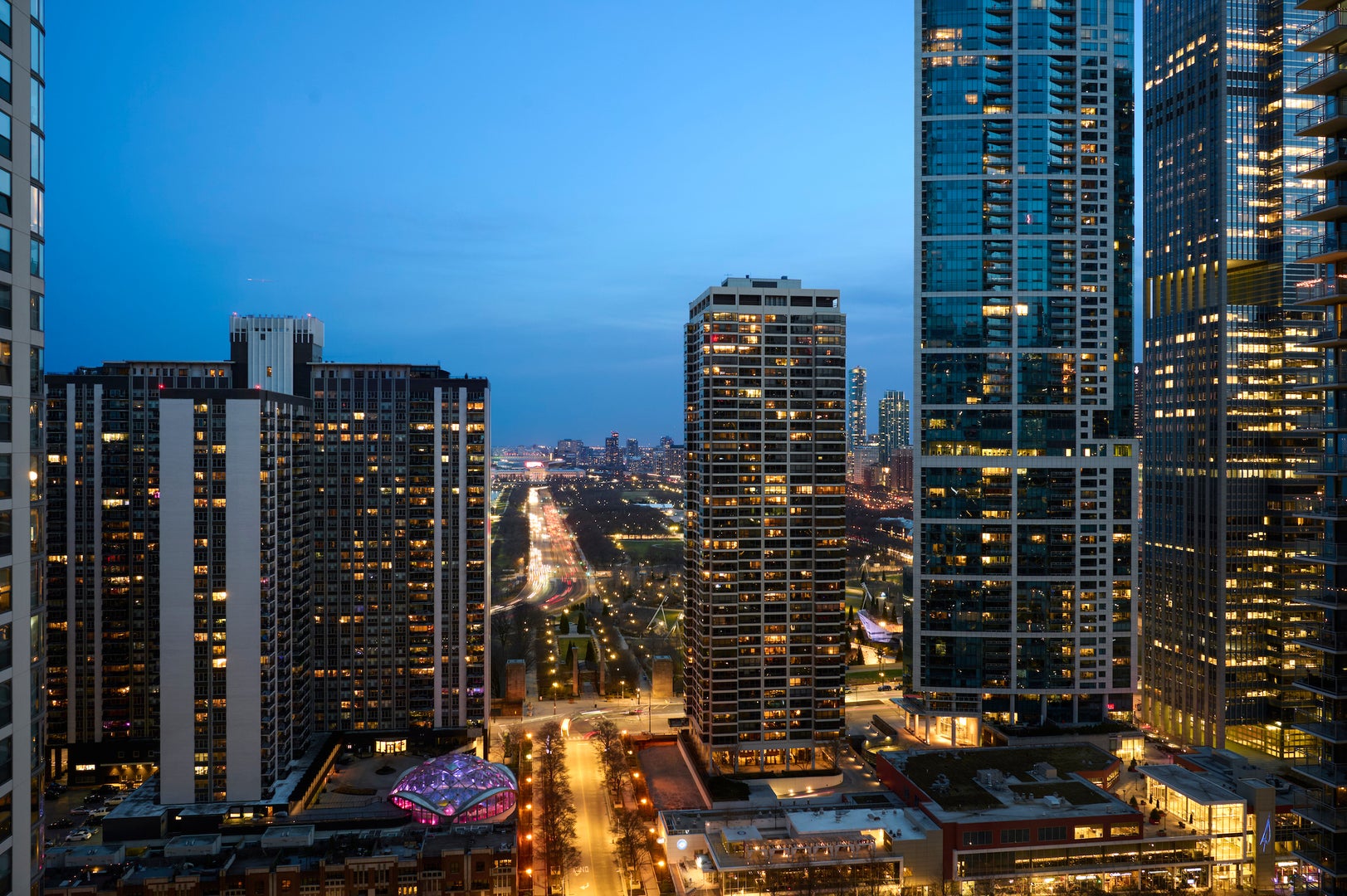 363 E Wacker Drive 1607