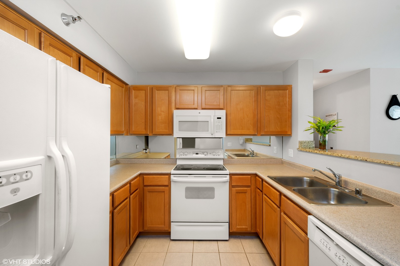 345 N La Salle Drive 2505