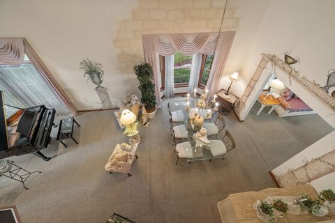 Tiny photo for 1919 Waverly Circle, St. Charles, IL 60174 (MLS # 12547910)