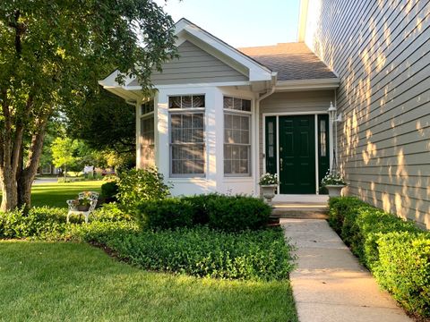 Tiny photo for 1919 Waverly Circle, St. Charles, IL 60174 (MLS # 12547910)