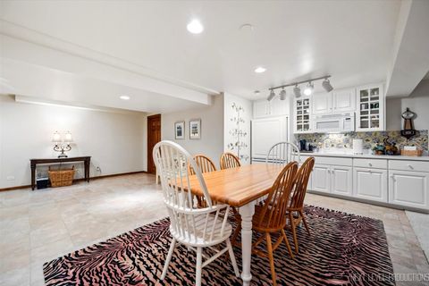 Tiny photo for 1919 Waverly Circle, St. Charles, IL 60174 (MLS # 12547910)