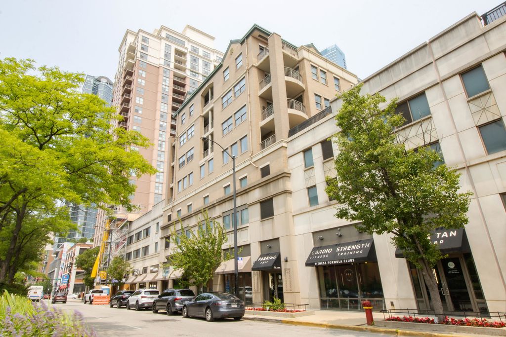 Photo for 1111 S State Street #A505, Chicago, IL 60605 (MLS # 12507774)