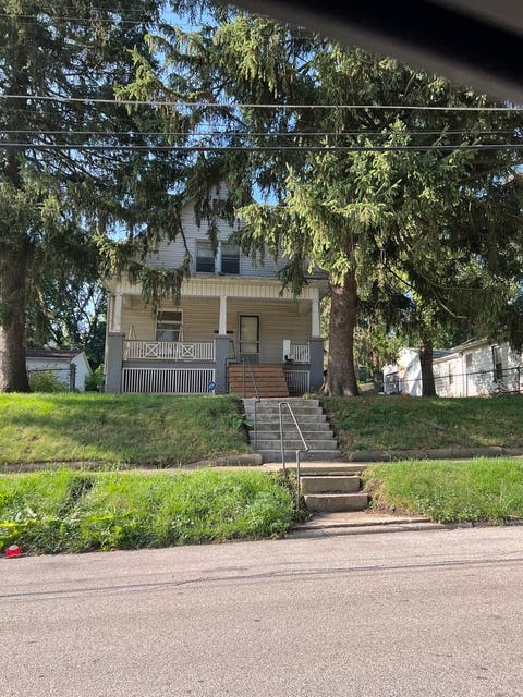 Photo of 1214 W Olive Street, Bloomington, IL 61701 (MLS # 12730664)