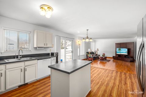 Tiny photo for 401 FOXBOROUGH Trail, Bolingbrook, IL 60440 (MLS # 12552817)