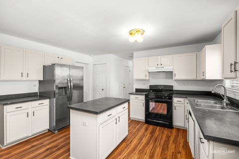 Tiny photo for 401 FOXBOROUGH Trail, Bolingbrook, IL 60440 (MLS # 12552817)