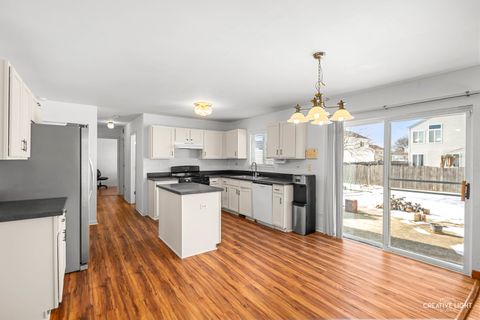 Tiny photo for 401 FOXBOROUGH Trail, Bolingbrook, IL 60440 (MLS # 12552817)