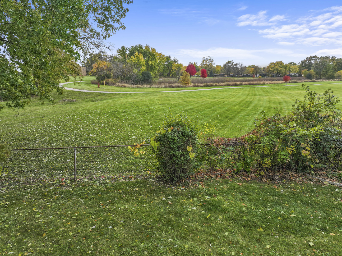 Schaumburg, Illinois 60193, United States, 4 Bedrooms Bedrooms, ,3 BathroomsBathrooms,Residential,Active,237612