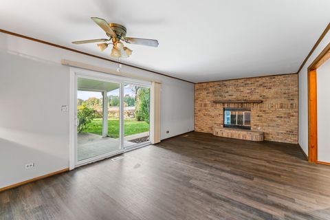 Tiny photo for 1027 Duxbury Lane, Schaumburg, IL 60193 (MLS # 12509307)