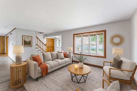 Tiny photo for 1027 Duxbury Lane, Schaumburg, IL 60193 (MLS # 12509307)