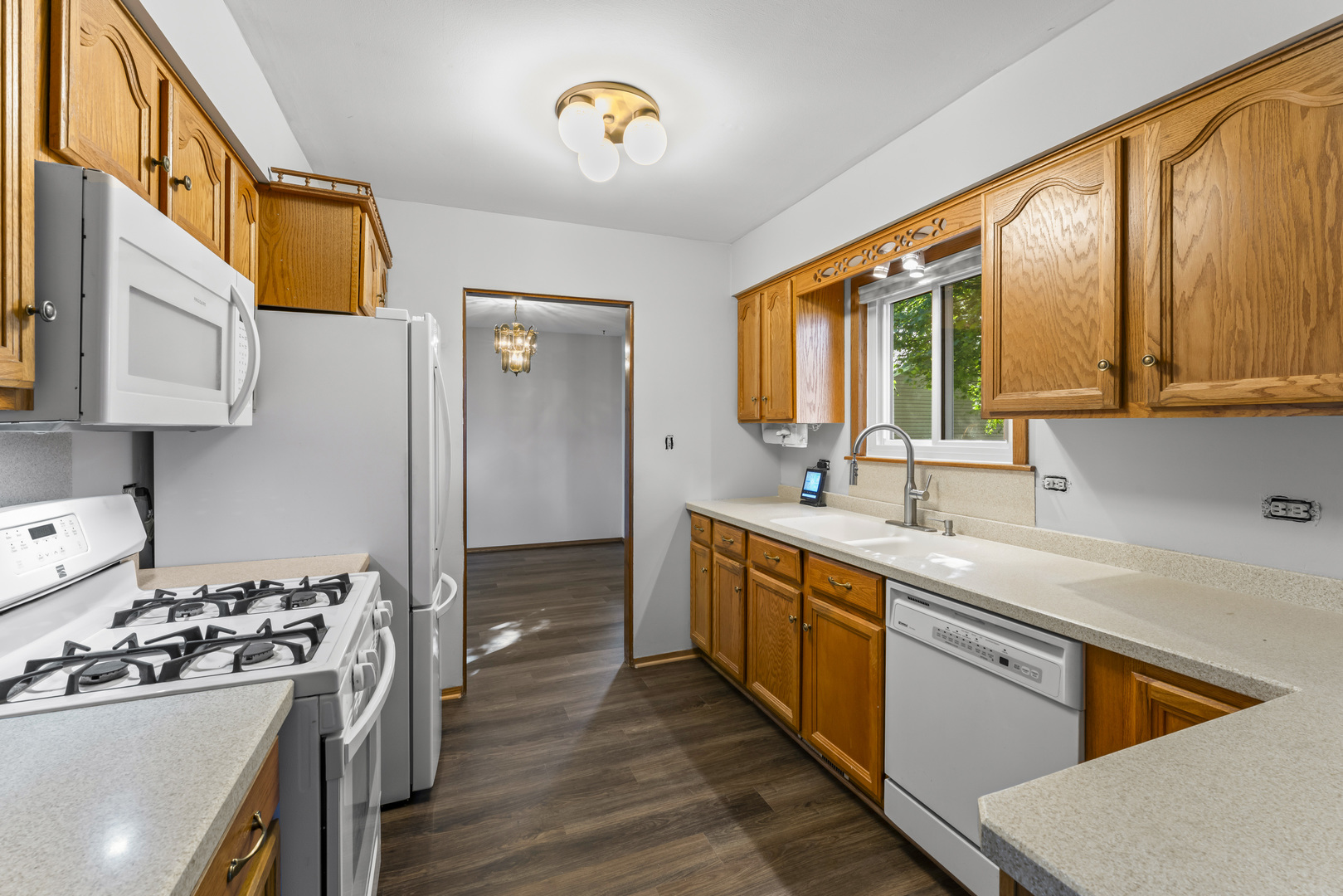 Schaumburg, Illinois 60193, United States, 4 Bedrooms Bedrooms, ,3 BathroomsBathrooms,Residential,Active,237612