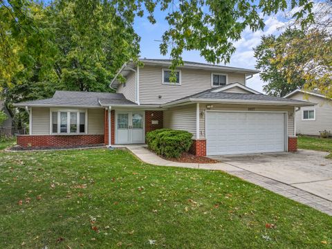 Photo of 1027 Duxbury Lane, Schaumburg, IL 60193 (MLS # 12509307)